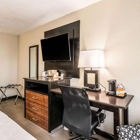 Quality Inn Pensacola Bagian luar foto