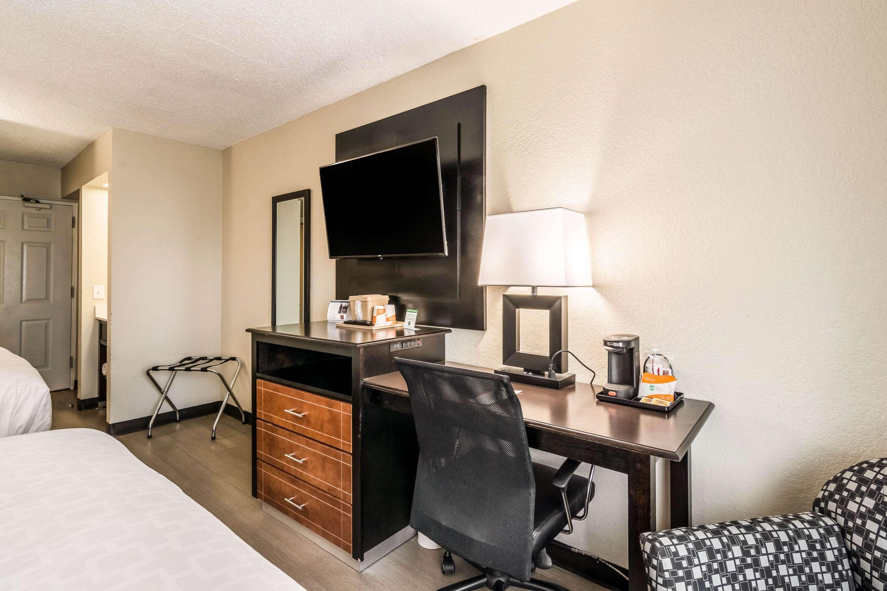 Quality Inn Pensacola Bagian luar foto
