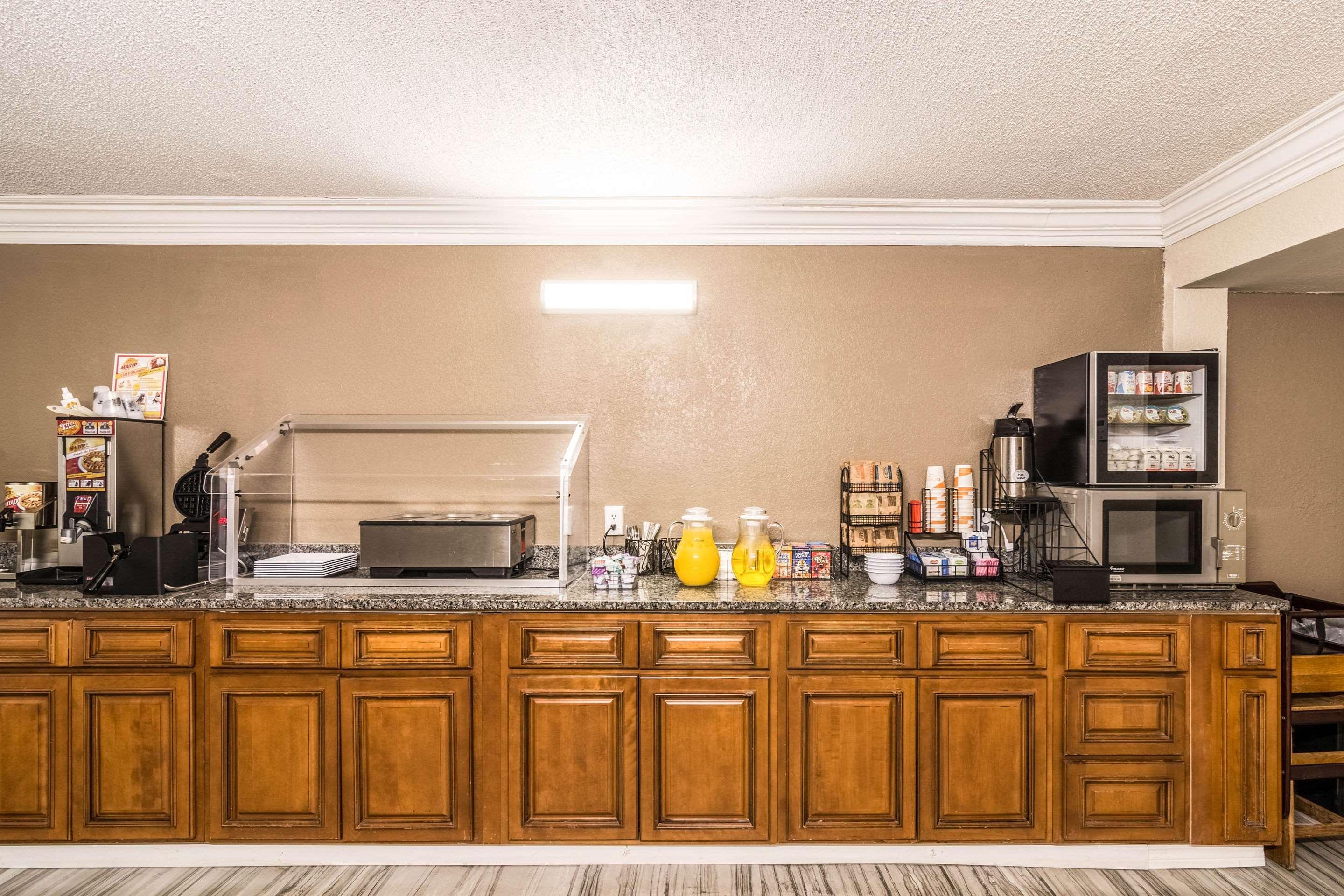 Quality Inn Pensacola Bagian luar foto
