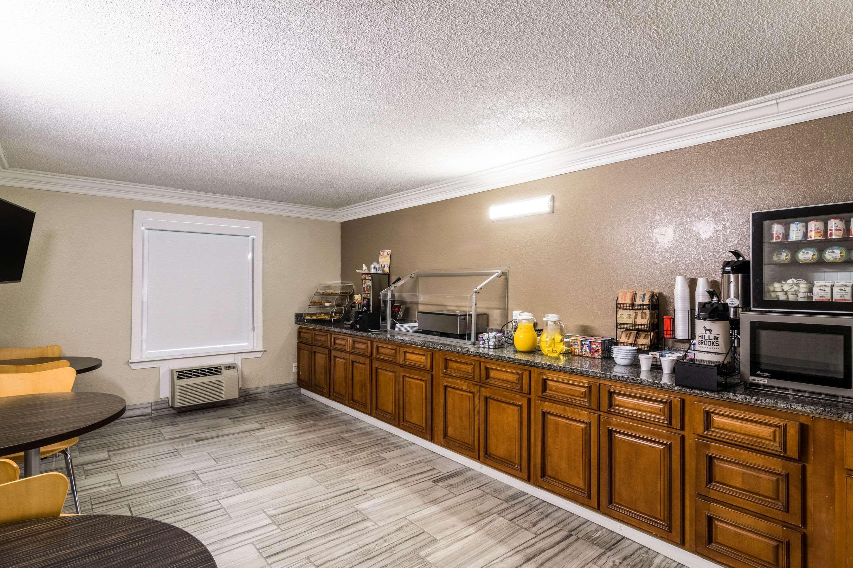 Quality Inn Pensacola Bagian luar foto