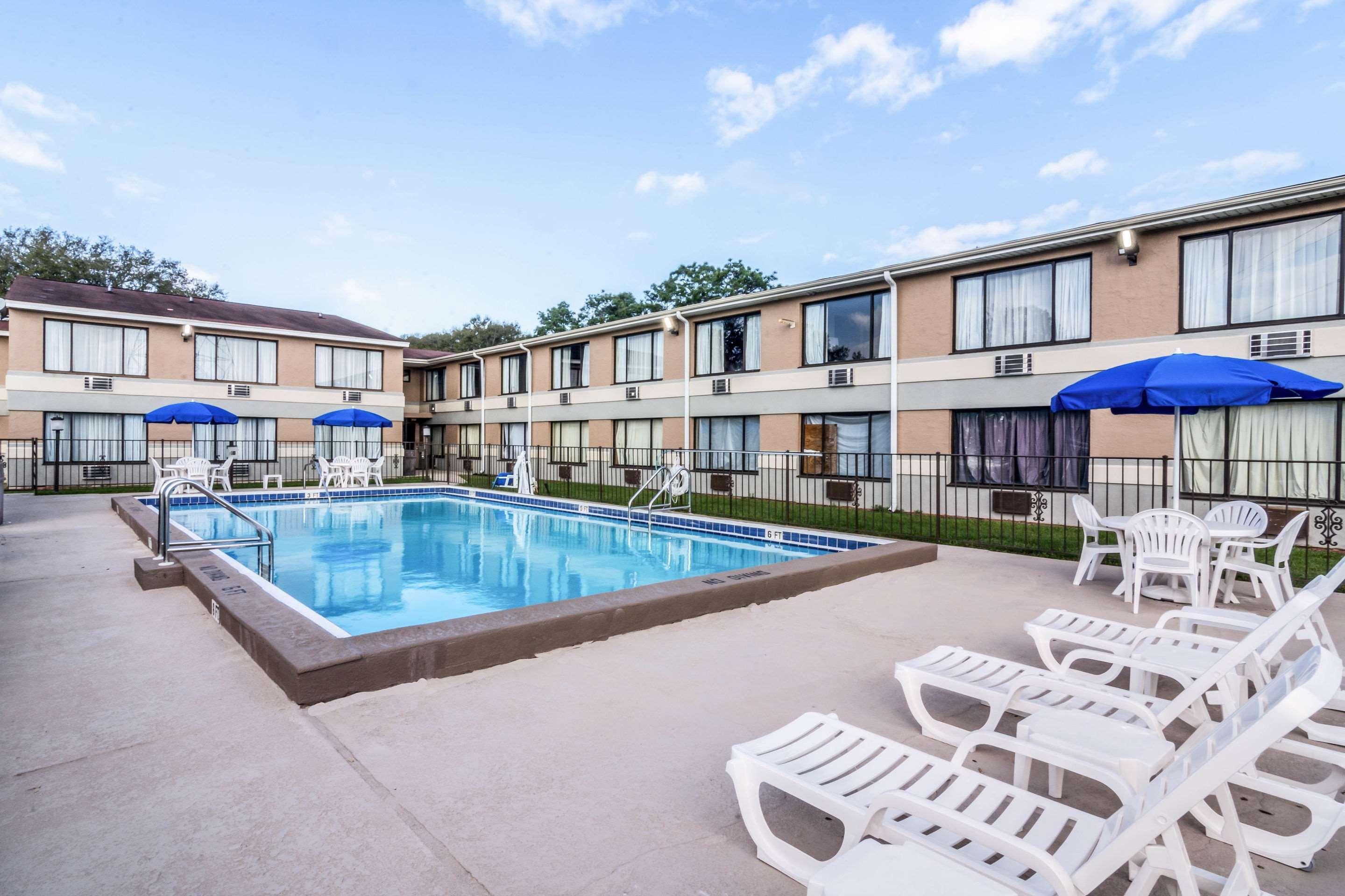 Quality Inn Pensacola Bagian luar foto
