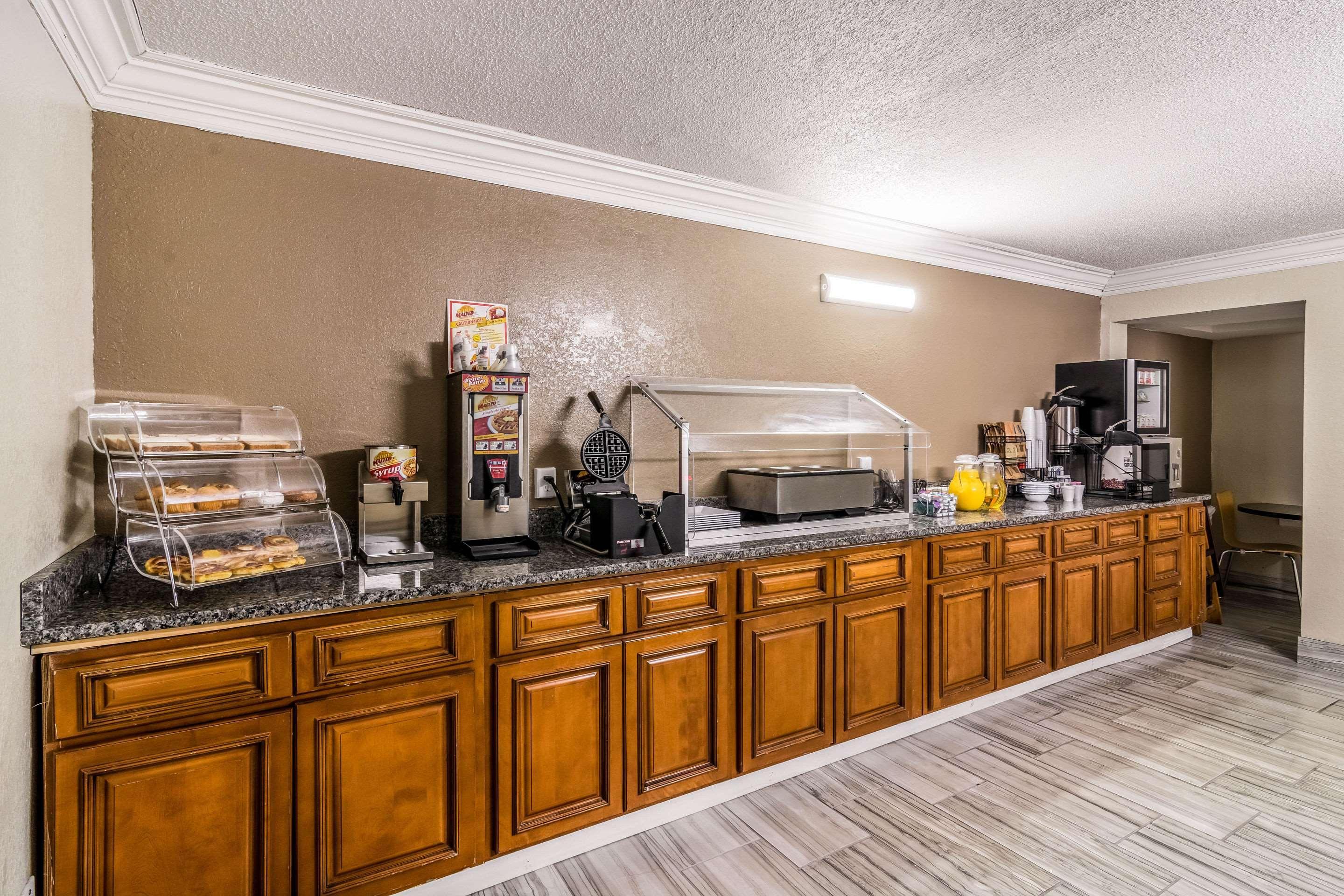 Quality Inn Pensacola Bagian luar foto