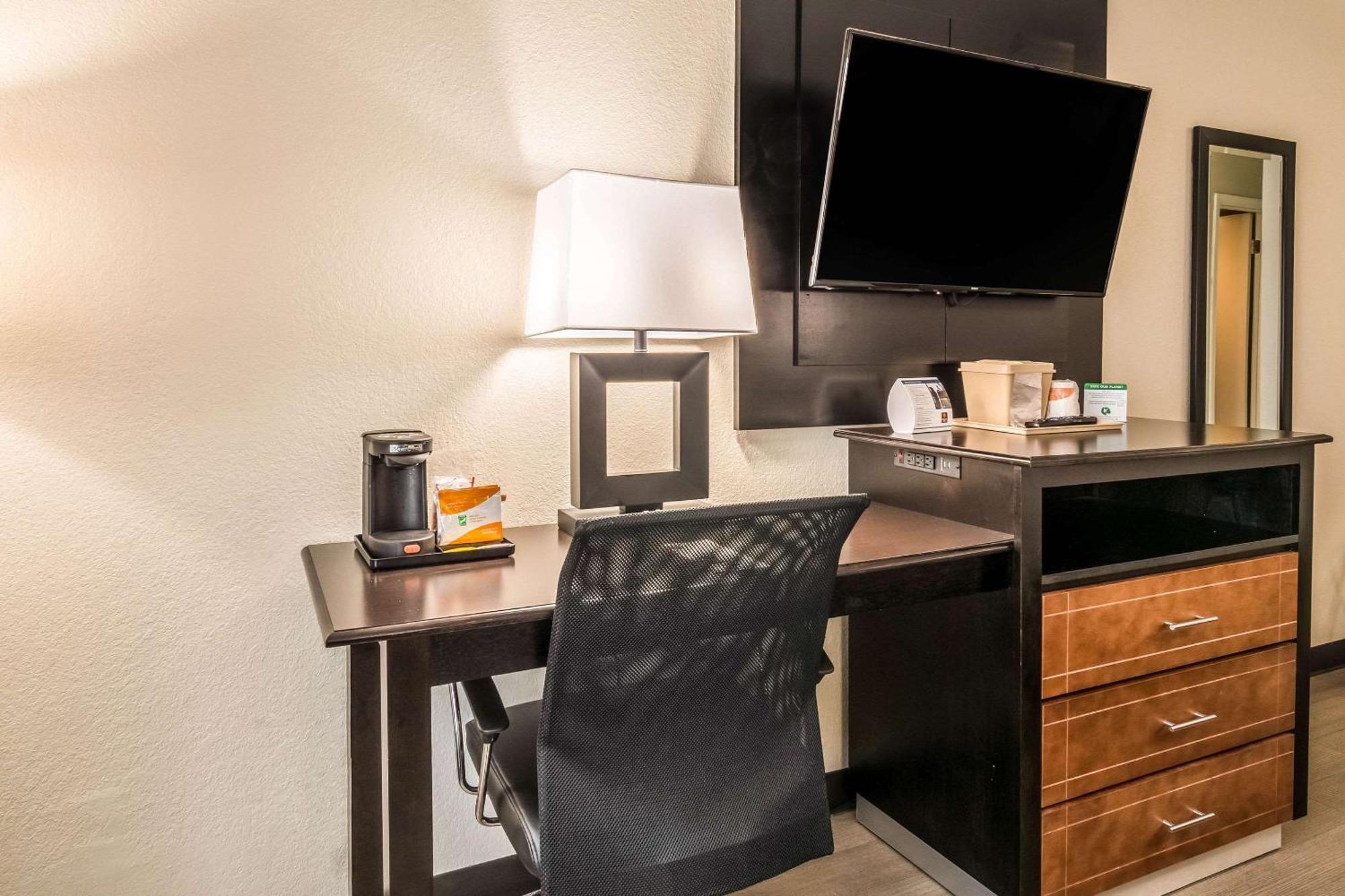 Quality Inn Pensacola Bagian luar foto